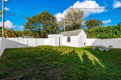 Villa ou maison à vendre à North Miami Beach, Floride: 3 chambres, 145.02 m2 № 1998946 - photo 24
