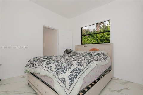 Villa ou maison à vendre à North Miami Beach, Floride: 3 chambres, 145.02 m2 № 1998946 - photo 15