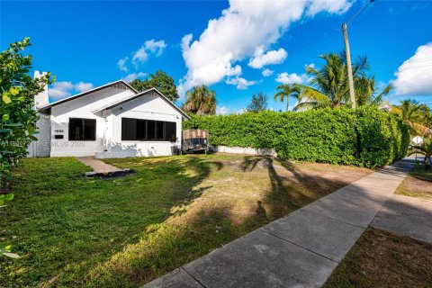 Дом в Норт-Майами-Бич, Флорида 3 спальни, 145.02м2 № 1998946