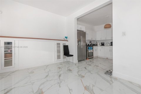 Villa ou maison à vendre à North Miami Beach, Floride: 3 chambres, 145.02 m2 № 1998946 - photo 5