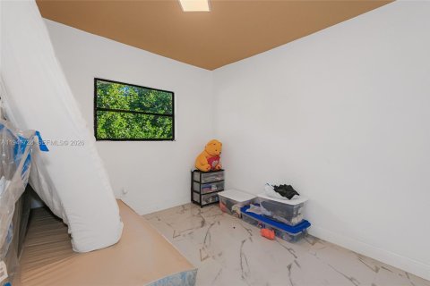 Villa ou maison à vendre à North Miami Beach, Floride: 3 chambres, 145.02 m2 № 1998946 - photo 19
