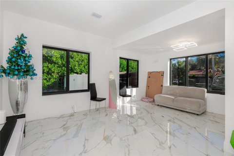 Villa ou maison à vendre à North Miami Beach, Floride: 3 chambres, 145.02 m2 № 1998946 - photo 7