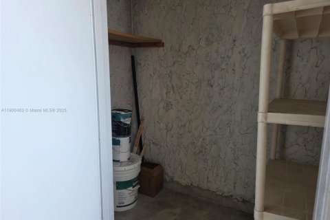 Condominio en alquiler en Miami, Florida, 1 dormitorio, 69.68 m2 № 1951957 - foto 12