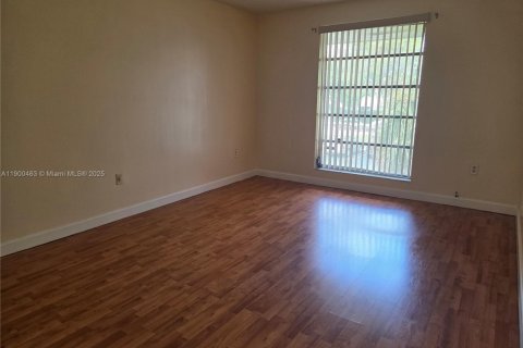 Condominio en alquiler en Miami, Florida, 1 dormitorio, 69.68 m2 № 1951957 - foto 7