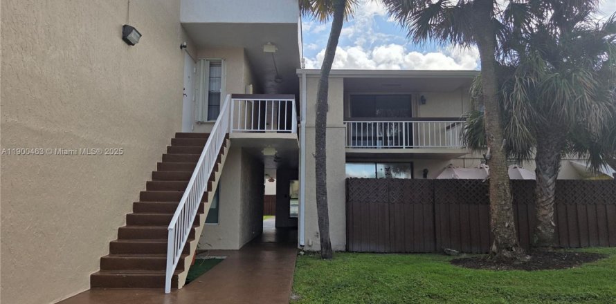 Condominio en Miami, Florida, 1 dormitorio  № 1951957