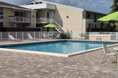 Condominio en alquiler en Miami, Florida, 1 dormitorio, 69.68 m2 № 1951957 - foto 13
