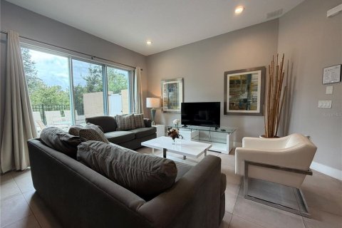 Touwnhouse à vendre à Kissimmee, Floride: 5 chambres, 201.51 m2 № 2410397 - photo 6