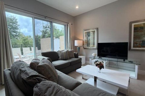 Touwnhouse à vendre à Kissimmee, Floride: 5 chambres, 201.51 m2 № 2410397 - photo 3