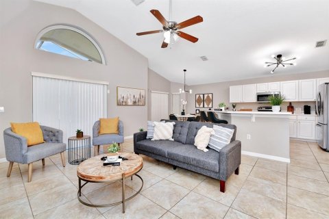 Casa en venta en Kissimmee, Florida, 4 dormitorios, 176.7 m2 № 2150810 - foto 5
