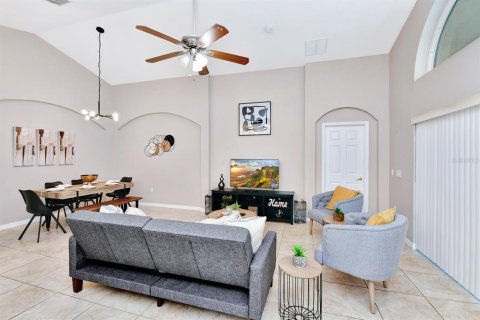 Casa en venta en Kissimmee, Florida, 4 dormitorios, 176.7 m2 № 2150810 - foto 2