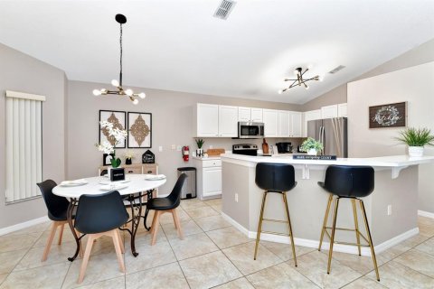 Casa en venta en Kissimmee, Florida, 4 dormitorios, 176.7 m2 № 2150810 - foto 8
