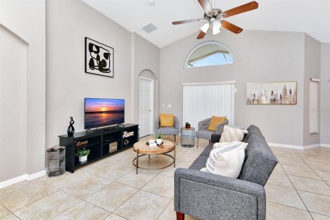 Casa en venta en Kissimmee, Florida, 4 dormitorios, 176.7 m2 № 2150810 - foto 3