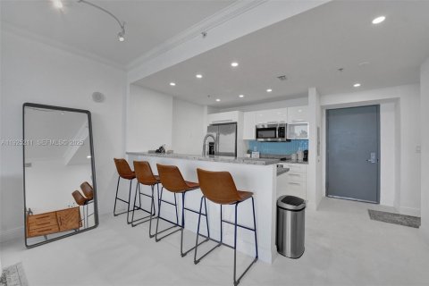 Condominio en venta en Miami, Florida, 1 dormitorio, 71.81 m2 № 1984343 - foto 5