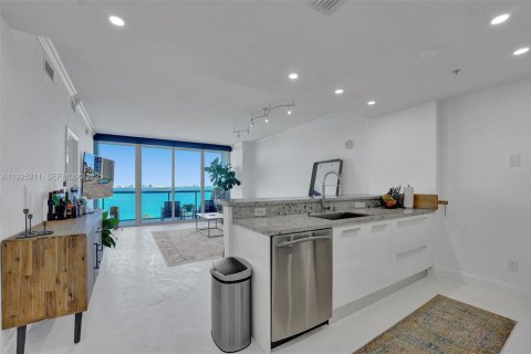 Condominio en venta en Miami, Florida, 1 dormitorio, 71.81 m2 № 1984343 - foto 2