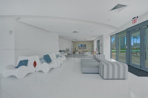 Condominio en venta en Miami, Florida, 1 dormitorio, 71.81 m2 № 1984343 - foto 25