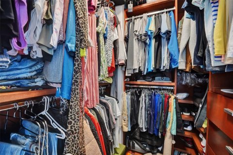 Condominio en venta en Miami, Florida, 1 dormitorio, 71.81 m2 № 1984343 - foto 12