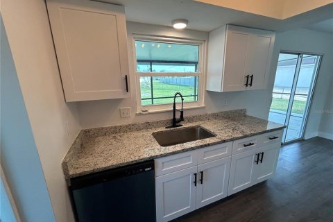 Villa ou maison à louer à Port Charlotte, Floride: 2 chambres, 91.14 m2 № 1808173 - photo 10