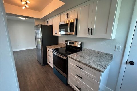 Villa ou maison à louer à Port Charlotte, Floride: 2 chambres, 91.14 m2 № 1808173 - photo 11