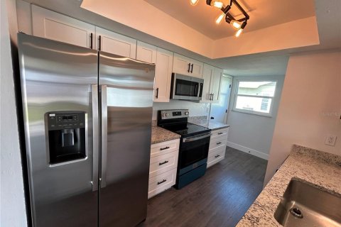 Villa ou maison à louer à Port Charlotte, Floride: 2 chambres, 91.14 m2 № 1808173 - photo 8