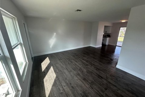 Villa ou maison à louer à Port Charlotte, Floride: 2 chambres, 91.14 m2 № 1808173 - photo 3