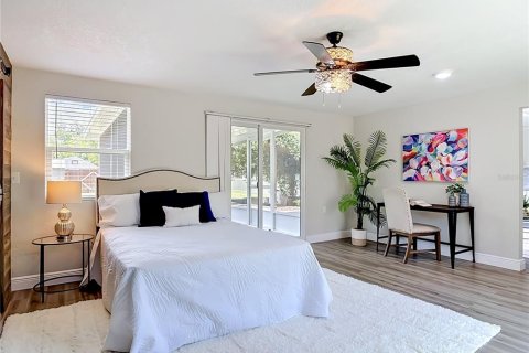 House in New Smyrna Beach, Florida 4 bedrooms, 235.04 sq.m. № 2286967 - photo 10