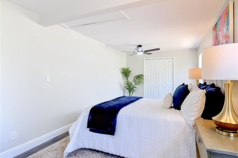 House in New Smyrna Beach, Florida 4 bedrooms, 235.04 sq.m. № 2286967 - photo 29