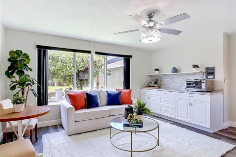 House in New Smyrna Beach, Florida 4 bedrooms, 235.04 sq.m. № 2286967 - photo 23
