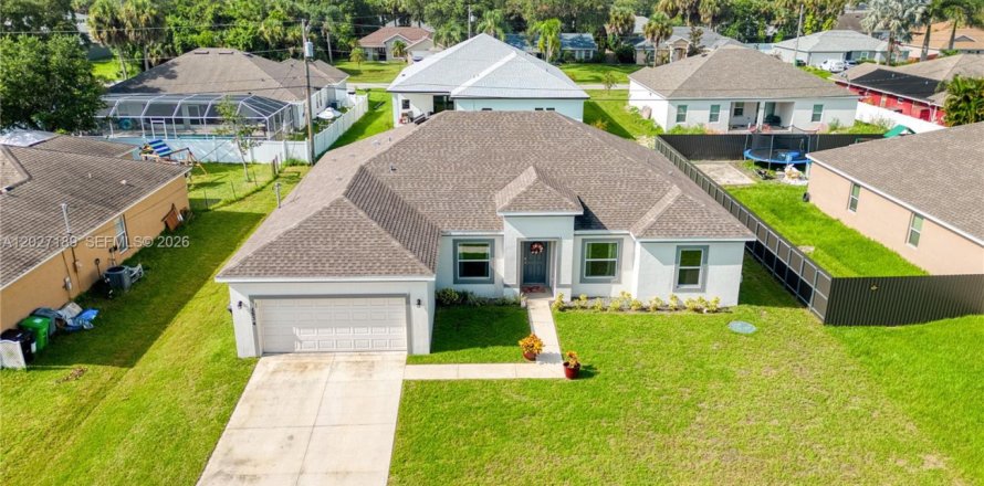 Villa ou maison à Port St. Lucie, Floride 4 chambres, 217.11 m2 № 2085409