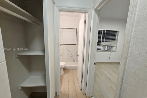 Apartment in Hollywood, Florida 1 bedroom, 60.39 sq.m. № 2083763 - photo 4