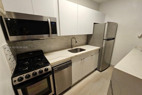 Apartment in Hollywood, Florida 1 bedroom, 60.39 sq.m. № 2083763 - photo 2