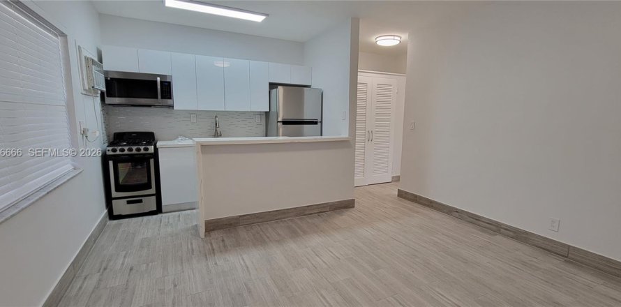Apartment in Hollywood, Florida 1 bedroom, 60.39 sq.m. № 2083763