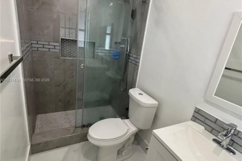 House in Miami, Florida 3 bedrooms, 127 sq.m. № 2003925 - photo 4