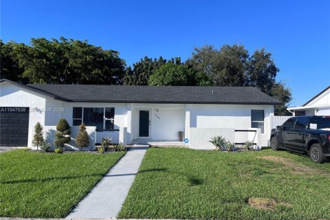 House in Miami, Florida 3 bedrooms, 127 sq.m. № 2003925