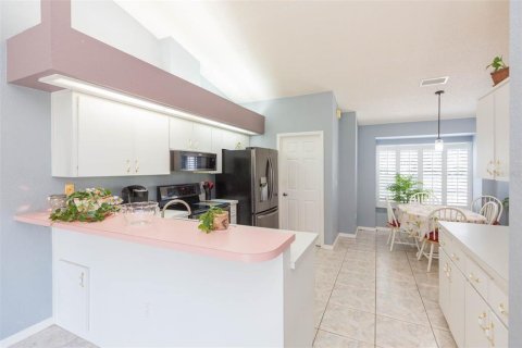 House in Zephyrhills, Florida 3 bedrooms, 162.49 sq.m. № 1835822 - photo 20
