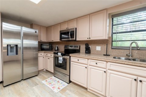 House in Bradenton, Florida 3 bedrooms, 193.61 sq.m. № 2259425 - photo 25