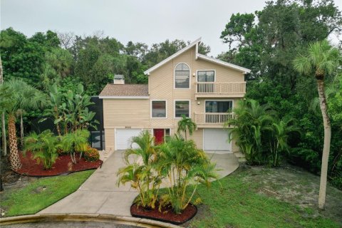 House in Bradenton, Florida 3 bedrooms, 193.61 sq.m. № 2259425 - photo 2