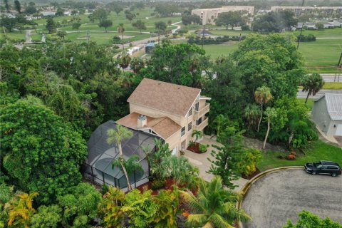 House in Bradenton, Florida 3 bedrooms, 193.61 sq.m. № 2259425 - photo 4