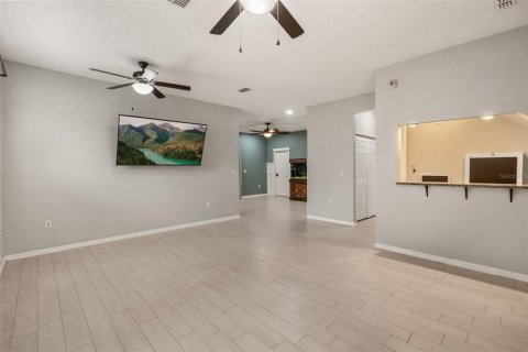 Villa ou maison à vendre à Eustis, Floride: 4 chambres, 173.08 m2 № 2150235 - photo 2