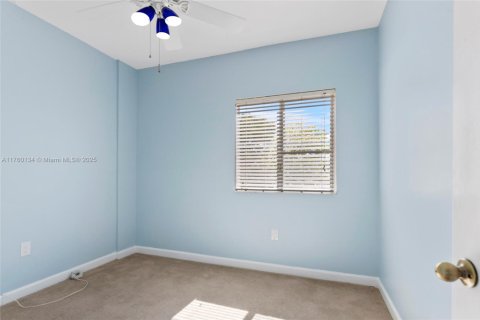 House in Cutler Bay, Florida 4 bedrooms, 199.46 sq.m. № 1863035 - photo 23