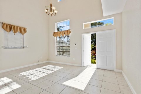 House in Cutler Bay, Florida 4 bedrooms, 199.46 sq.m. № 1863035 - photo 13