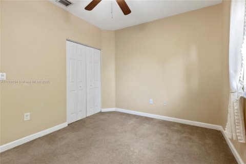 House in Cutler Bay, Florida 4 bedrooms, 199.46 sq.m. № 1863035 - photo 21