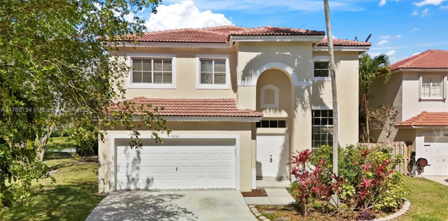 House in Cutler Bay, Florida 4 bedrooms, 199.46 sq.m. № 1863035