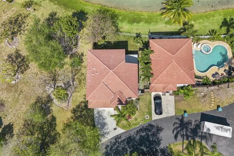 House in Cutler Bay, Florida 4 bedrooms, 199.46 sq.m. № 1863035 - photo 29