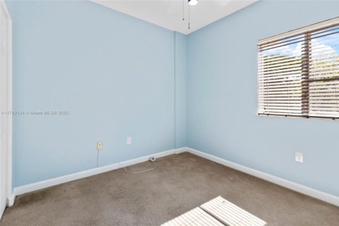House in Cutler Bay, Florida 4 bedrooms, 199.46 sq.m. № 1863035 - photo 22