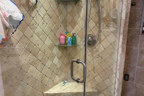 Copropriété à louer à North Miami Beach, Floride: 2 chambres, 138.05 m2 № 1967220 - photo 11