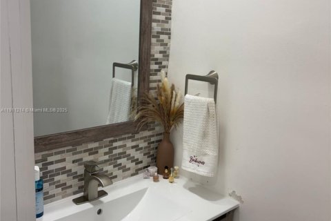 Copropriété à louer à North Miami Beach, Floride: 2 chambres, 138.05 m2 № 1967220 - photo 6