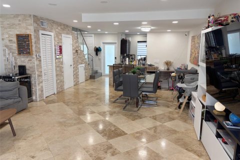 Copropriété à louer à North Miami Beach, Floride: 2 chambres, 138.05 m2 № 1967220 - photo 5