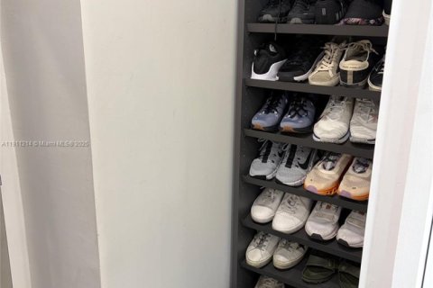 Copropriété à louer à North Miami Beach, Floride: 2 chambres, 138.05 m2 № 1967220 - photo 10