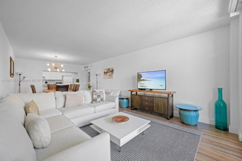 Copropriété à louer à Sunny Isles Beach, Floride: 1 chambre, 93.37 m2 № 1736145 - photo 6
