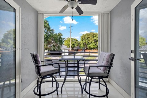 Villa ou maison à vendre à Palmetto Bay, Floride: 4 chambres, 199.55 m2 № 2068654 - photo 19